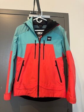 Picture Two-Tone Teal and Coral Ski Jacket